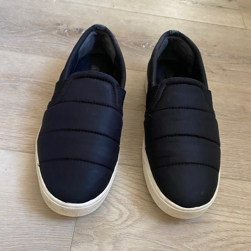 Vince Shoes Size 7 Blair Quilted
